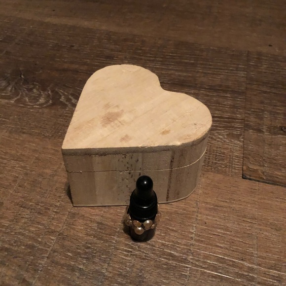 Happiness Essential Oil Blend - Picture 12 of 15